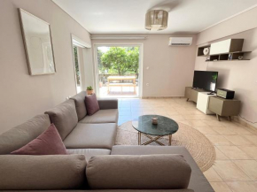 Vouliagmeni 2bed garden flat
